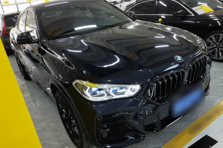 Used BMW X6 2022 Restyled xDrive40i M Sport Package Front Right 45 Deg