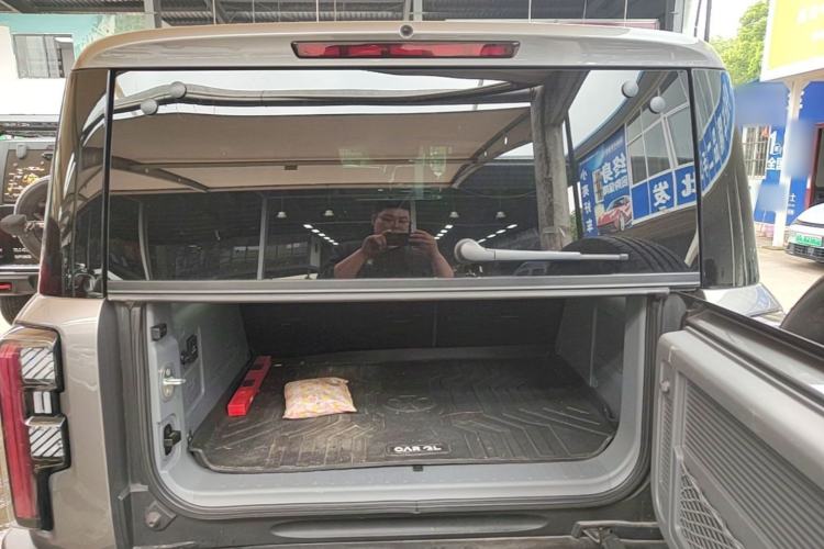 Used BAIC Off-Road BJ40 2024 2.0T All-New Urban Hunter Edition Chivalrous Style Trunk