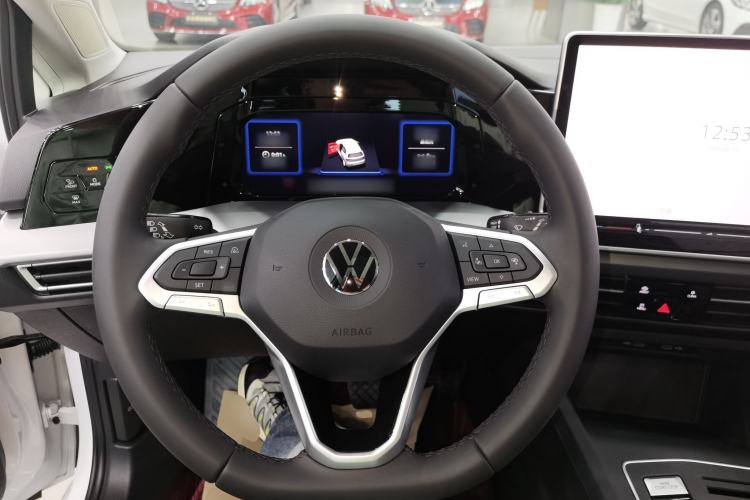 Used Volkswagen Golf 2025 300TSI Pro
