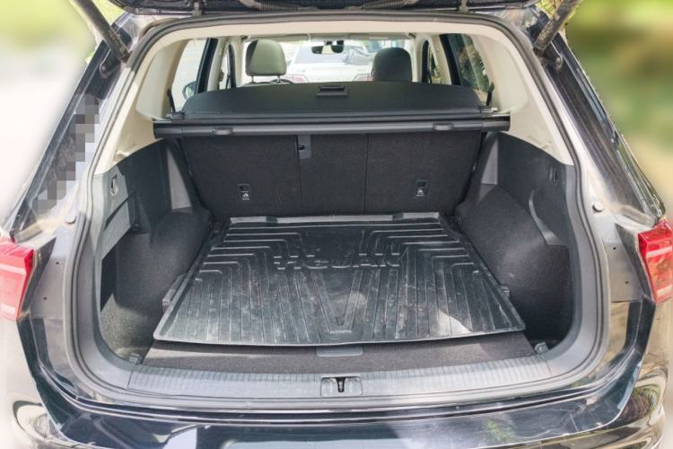 Used Volkswagen Tiguan L 2022 330TSI Automatic Two-Wheel Drive R-Line Enhanced Edition Trunk