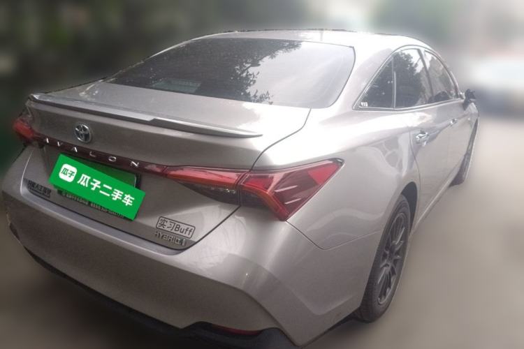 Used Toyota Avalon 2019 Dual-Engine 2.5L Luxury Edition China VI Standard