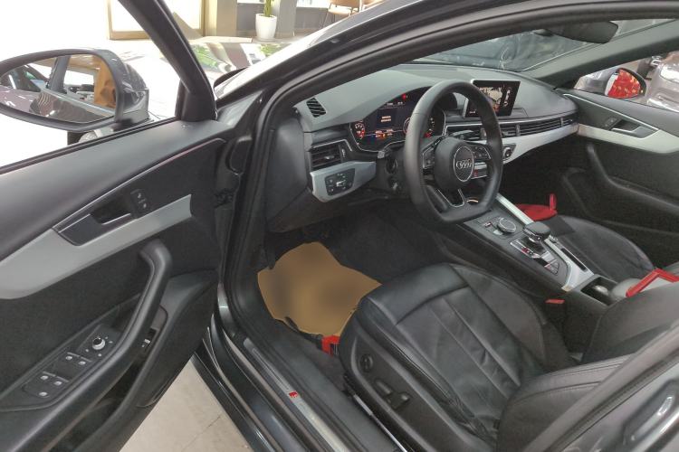 Used Audi A4L 2019 40 TFSI Fashion Edition China VI Emission Standard
