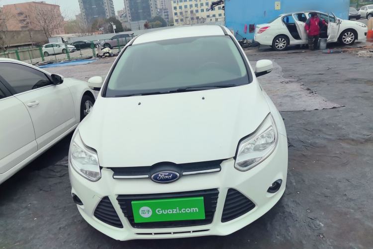 Used Ford Focus 2015 Hatchback 1.6L Manual Fashion Edition
