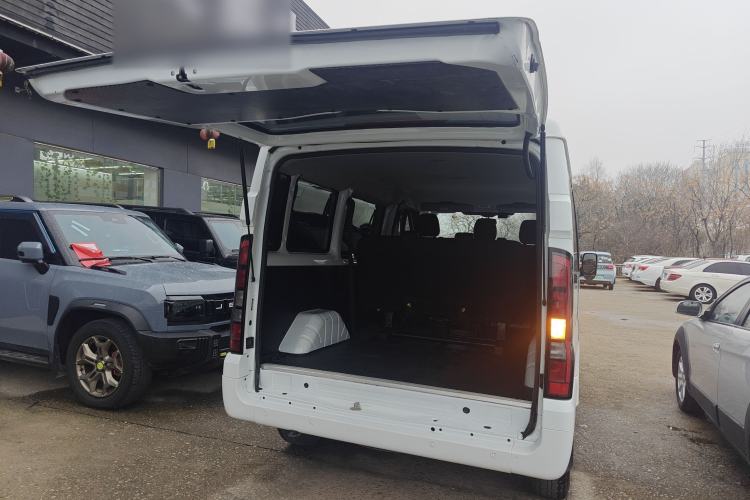 Used JMC Fushun 2022 2.0T Manual Multi-Function Passenger Vehicle Short Wheelbase Low Roof 6-Seater