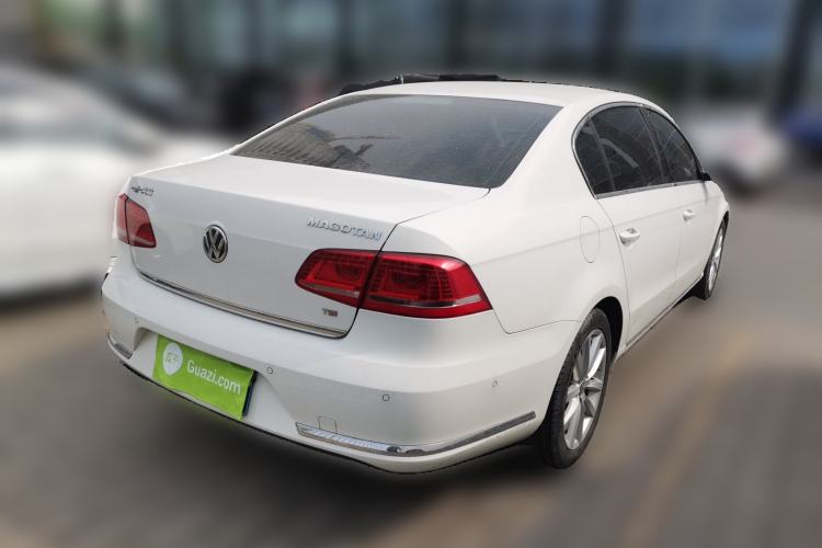 Used Volkswagen Magotan 2013 2.0 TSI Prestige Model Rear Right 45 Deg