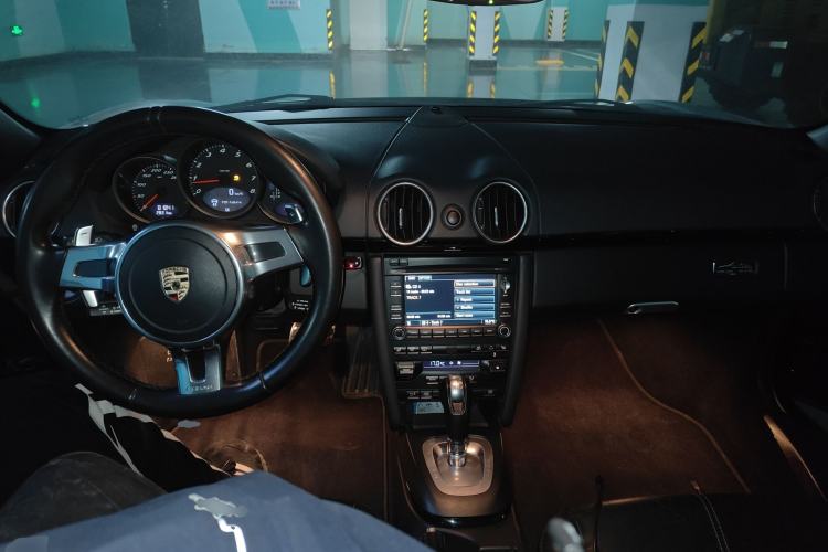 Used Porsche Boxster 2011 Boxster Black Edition 2.9L Center Console