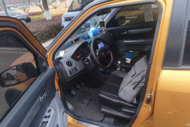 Used Suzuki Swift 2015 1.5L Manual Limited Edition Driver Seat