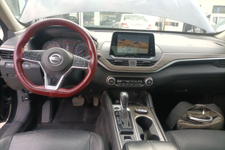 Used Nissan Teana 2021 2.0L XL Comfort Edition Center Console