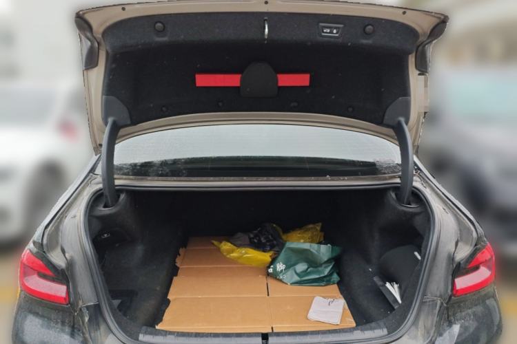 Used BMW 5 Series 2018 530Li Leading Model M Sport Package Trunk