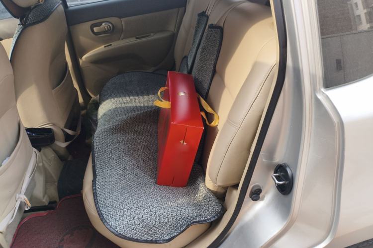 Used Nissan Livina 2010 Jingyue Edition 1.6L Manual All-Around Model