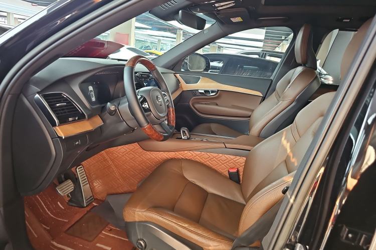 Used Volvo XC90 2023 B6 Zhiyi Luxury Edition 7-Seater
