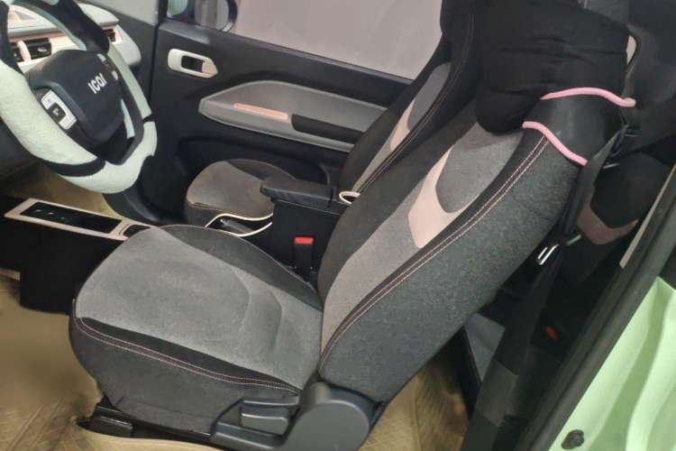 Used Chery New Energy QQ Ice Cream 2022 120km Conical Shape Lithium Iron Phosphate
