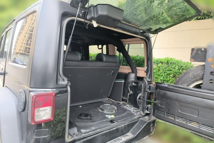 Used Jeep Wrangler 2012 3.6L Sahara Four-Door Edition Trunk