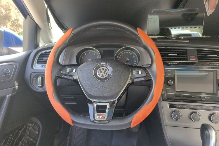 Used Volkswagen Golf 2014 1.4TSI Automatic Luxury Model
