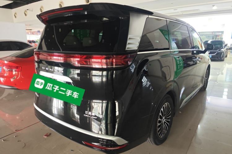 Used Denza D9 2022 DM-i 970 Four-Wheel Drive Prestige Model
