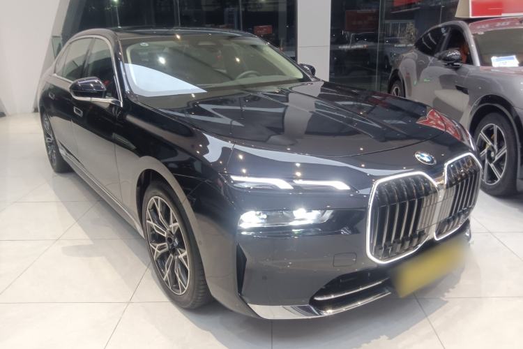 Used BMW 7 Series 2023 735Li Luxury Package
