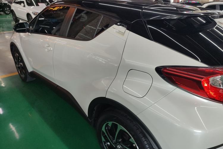 Used Toyota IZOA 2018 2.0L Yichi Edition China V Standard