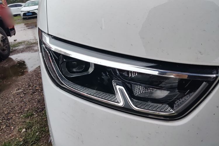 Used Wuling Yangguang 2025 Model 400km Bus Edition—Comfort Edition Right Front Headlight
