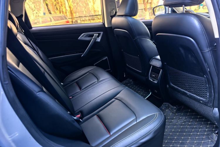 Used Geely Auto Emgrand X7 Sport 2018 1.8TD Automatic Two-Wheel Drive Zhiya Model Interior 3