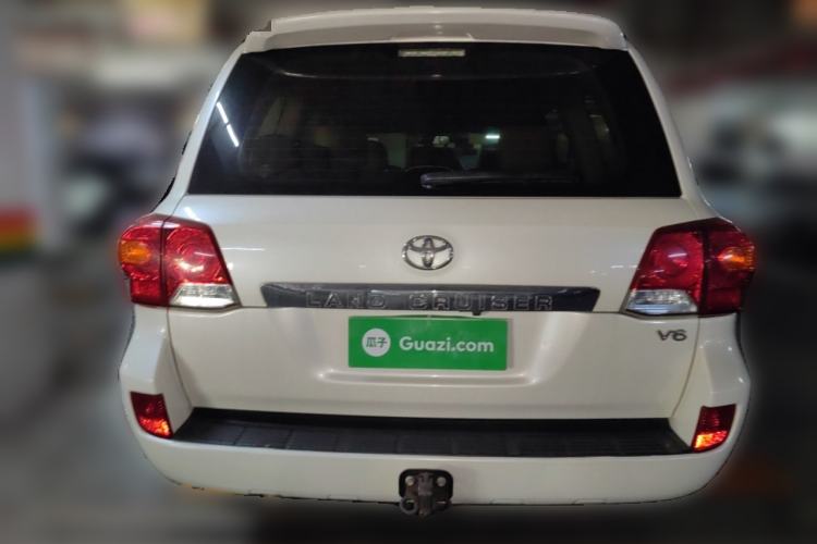 Used Toyota Land Cruiser 2015 4.0L 5-Seater Middle East Version
