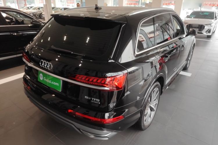 Used Audi Q7 2022 55 TFSI quattro S line Sport model
