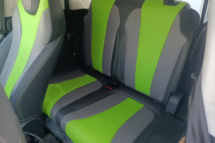 Used Roewe Clever 2021 302 km New Four-Seater Super-Efficient Version
