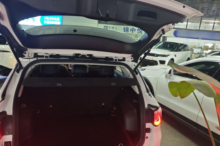 Used Jeep Compass 2017 200T Automatic Family Edition Trunk