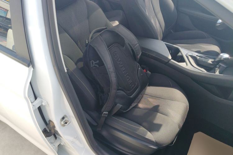 Used Roewe i5 2021 1.5L CVT Platinum Edition
