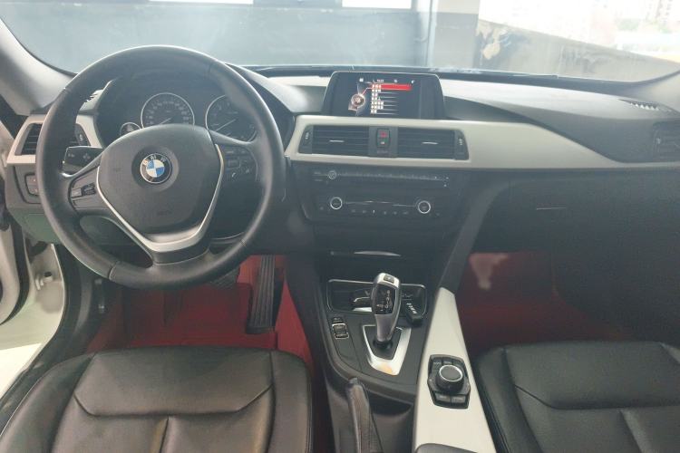 Used BMW 3 Series GT 2014 320i Leading Model
