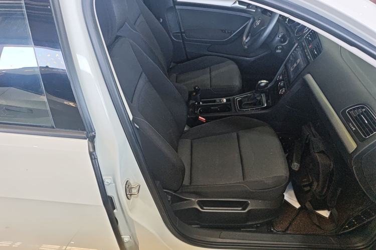 Used Volkswagen Golf 2018 1.6L Automatic Fashion Model