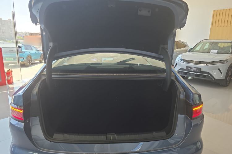Used BYD Seal 05 DM-i 2025 DM-i Intelligent Drive 120KM Flagship Model Trunk