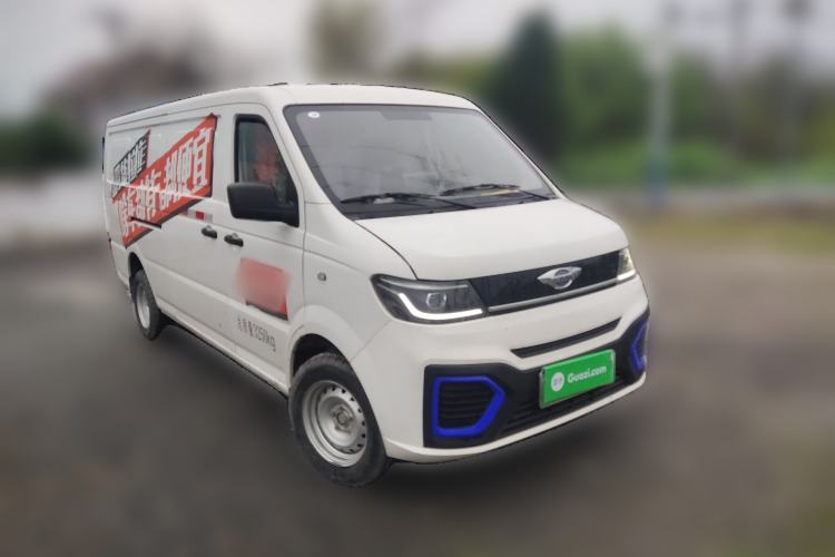 Used Foton Skyworth EV6  Front Right 45 Deg