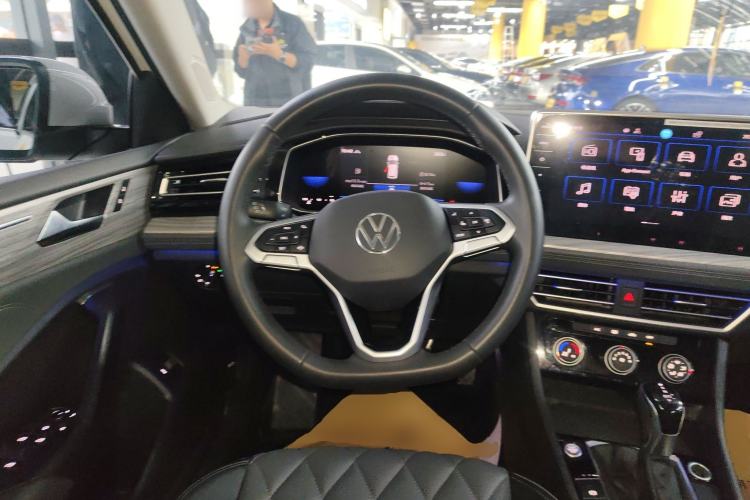 Used Volkswagen Sagitar 2023 300TSI DSG Excellence Edition Steering Wheel