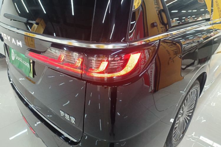 Used VOYAH Dream 2025 PHEV Four-Wheel Drive Prestige Kunpeng Edition
