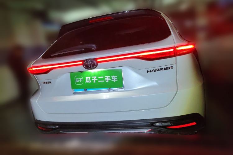 Used Toyota Harrier 2023 2.0L CVT Two-Wheel Drive Entry Version
