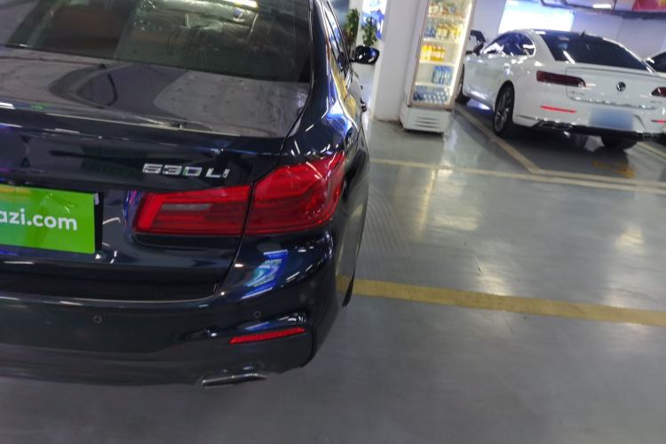 Used BMW 5 Series 2018 Restyled 530Li Leading Edition M Sport Package
