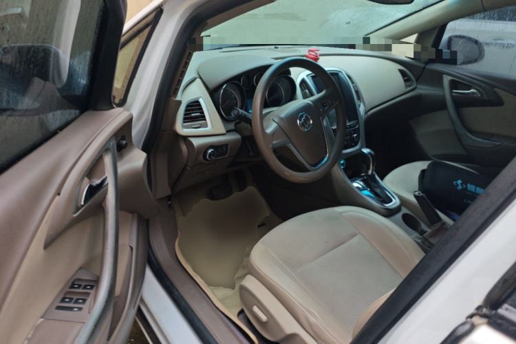 Used Buick GT 2013 GT 1.6L Automatic Fashion Edition Driver Seat