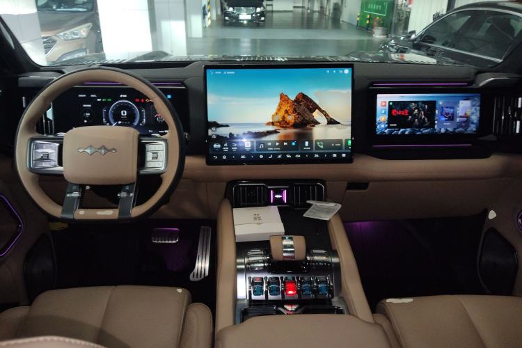 Used Formula Leopard 8 2025 Smart & Brave Flagship Edition 6 Seats Center Console