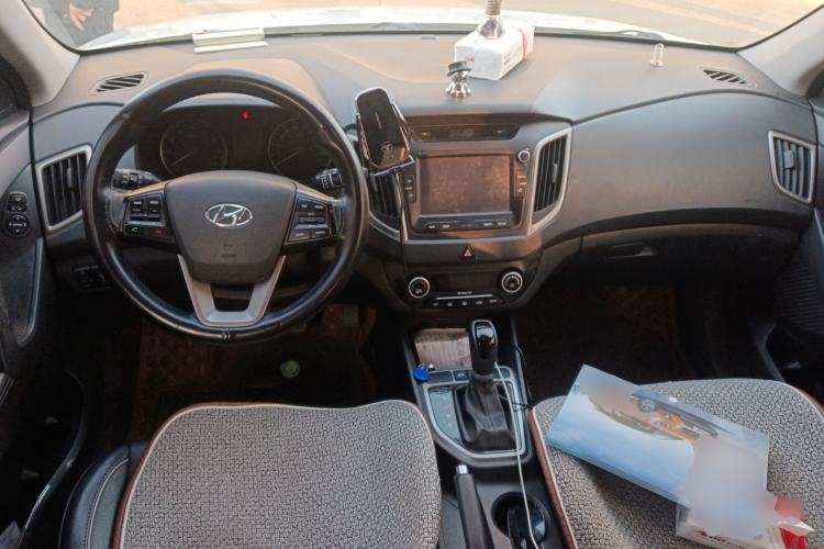 Used Hyundai ix25 2015 1.6L Automatic Two-Wheel-Drive Deluxe DLX Model