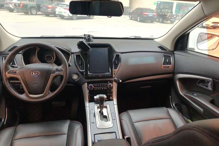 Used Huatai Santa Fe 2017 1.5T Gasoline Automatic Two-Wheel Drive Smart Enjoyment i3 Model
