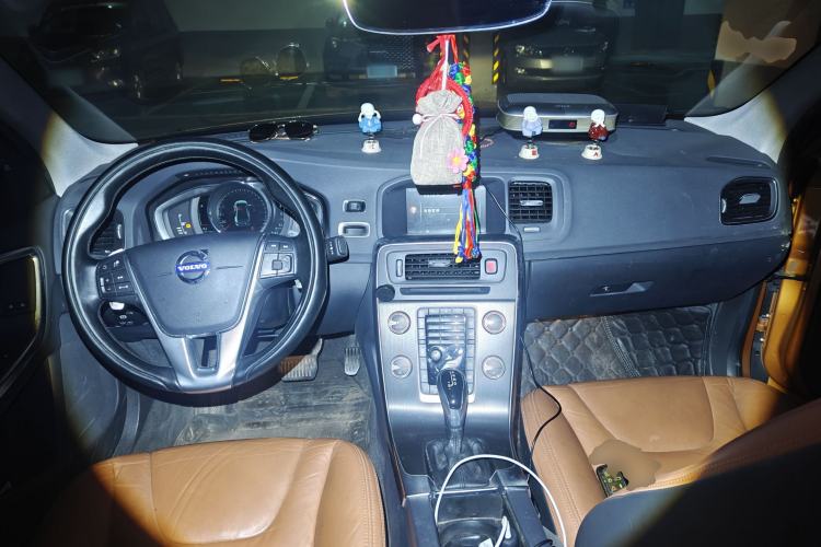 Used Volvo S60 2015 S60L T5 Zhiyue Edition