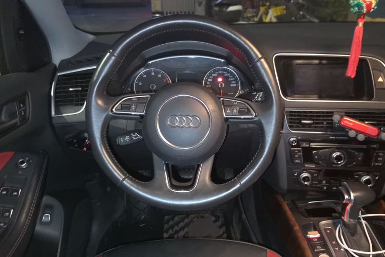 Used Audi Q5 2018 Collector's Edition 40 TFSI Technology Model
