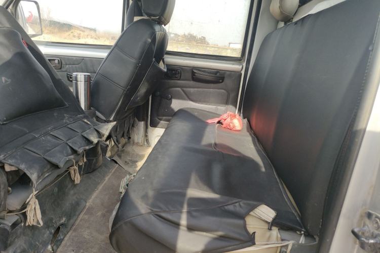 Used Wuling Rongguang Small Truck 2012 1.2L Double-Cab Basic Version LAQ Left Rear Seat