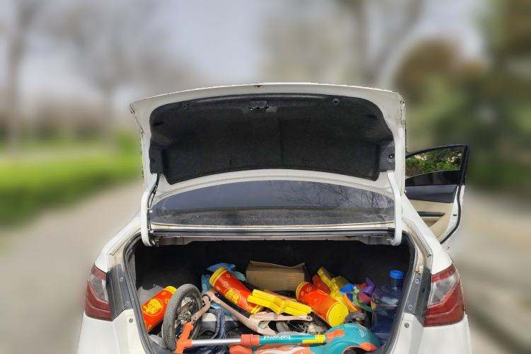 Used Soueast V5 Lingzhi 2015 1.5L Manual Comfort Model Trunk