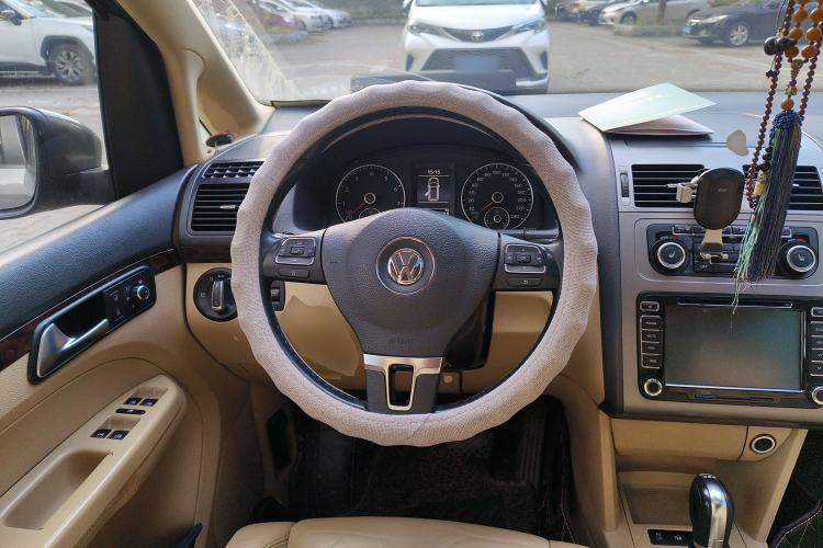 Used Volkswagen Touran 2013 1.4T DSG Crystal Edition 5-Seater