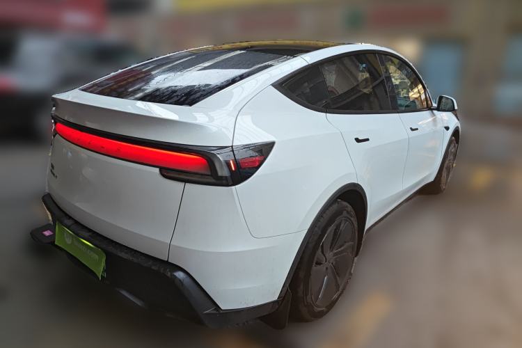 Used Tesla Model Y 2025 Rear-Wheel-Drive Version