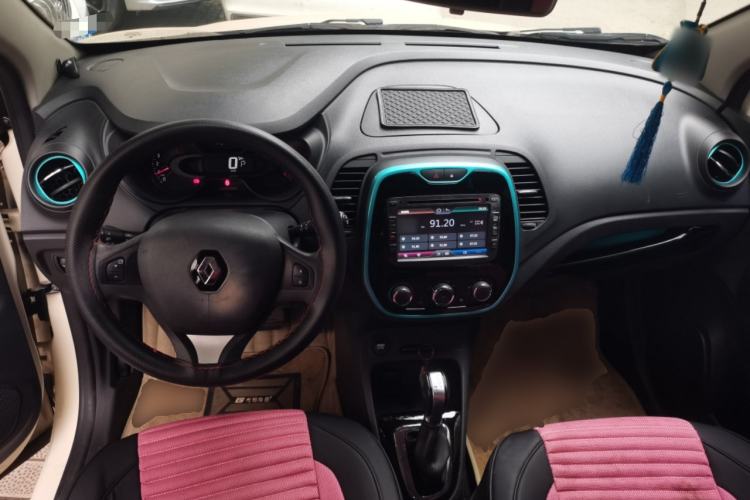 Used Renault Captur 2015 1.2T Automatic Standard Edition Center Console