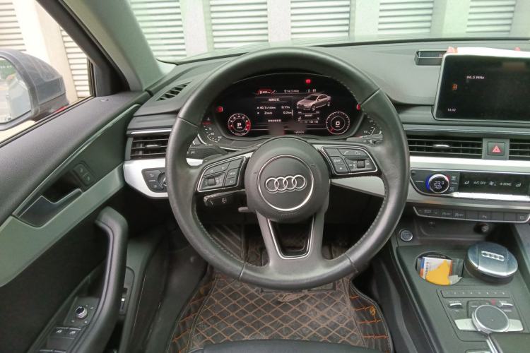 Used Audi A4L 2018 30th Anniversary Edition 40 TFSI Fashion Model Steering Wheel