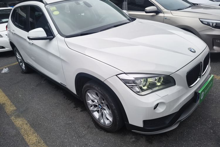 Used BMW X1 2014 sDrive18i Leading Model Front Right 45 Deg