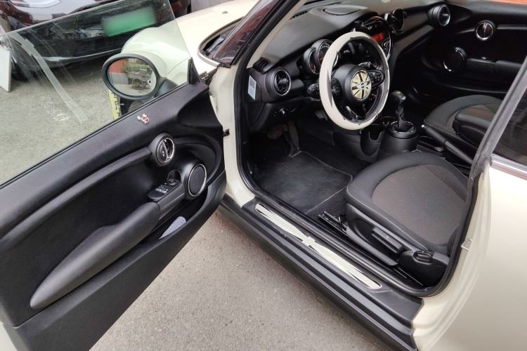 Used MINI 2016 1.2T ONE Pioneer Edition
